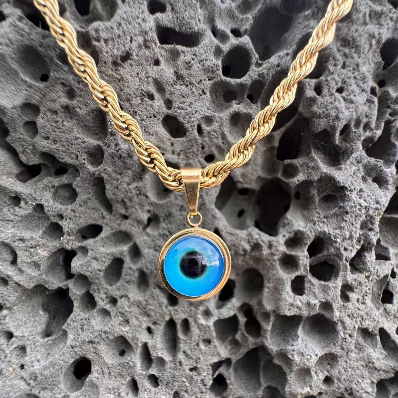 Gold Evil Eye Necklace – Twisted Chain Titanium Steel Choker for Men, Unique & Luxurious Design